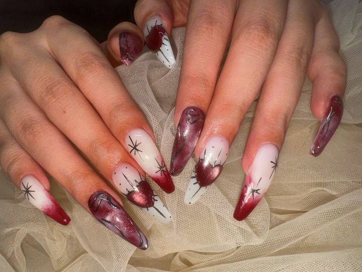NICENAILのお客様施術 ボルドーのドライフラワーフレンチ