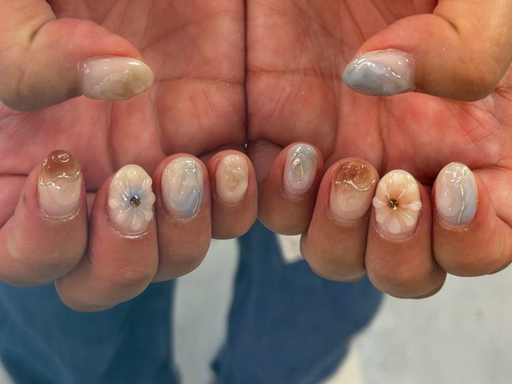 NICENAILのお客様施術 ベージュニュアンスのドット・シェル