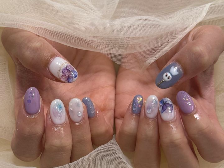 NICENAILのお客様施術 紫とベージュのニュアンスフラワー