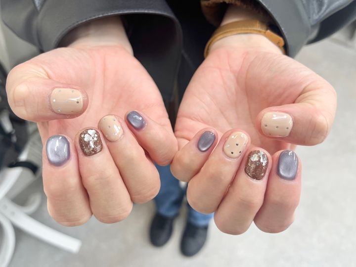 NICENAILのお客様施術 グレー×パープルのニュアンスグリッター