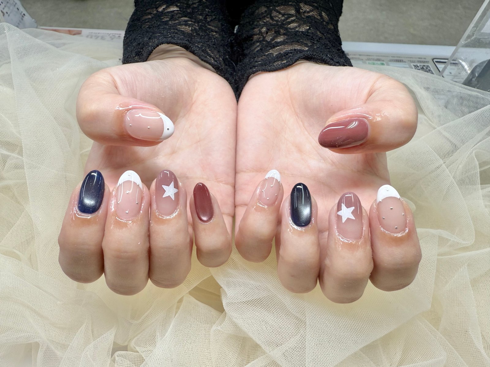 NICENAILのお客様施術 ベージュピンクのスターフレンチネイル