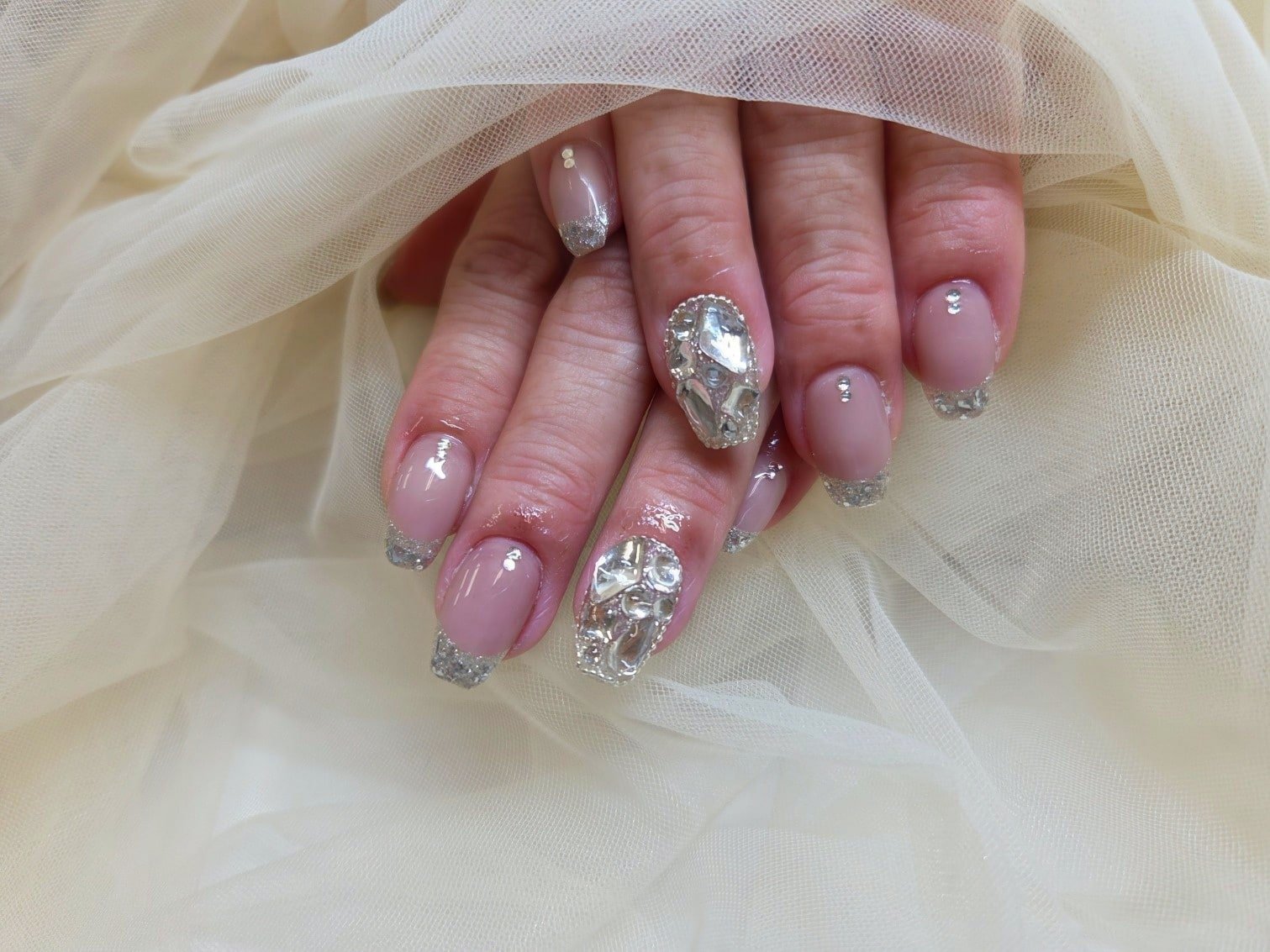 NICENAILのお客様施術 ピンクのビジュー・ストーン