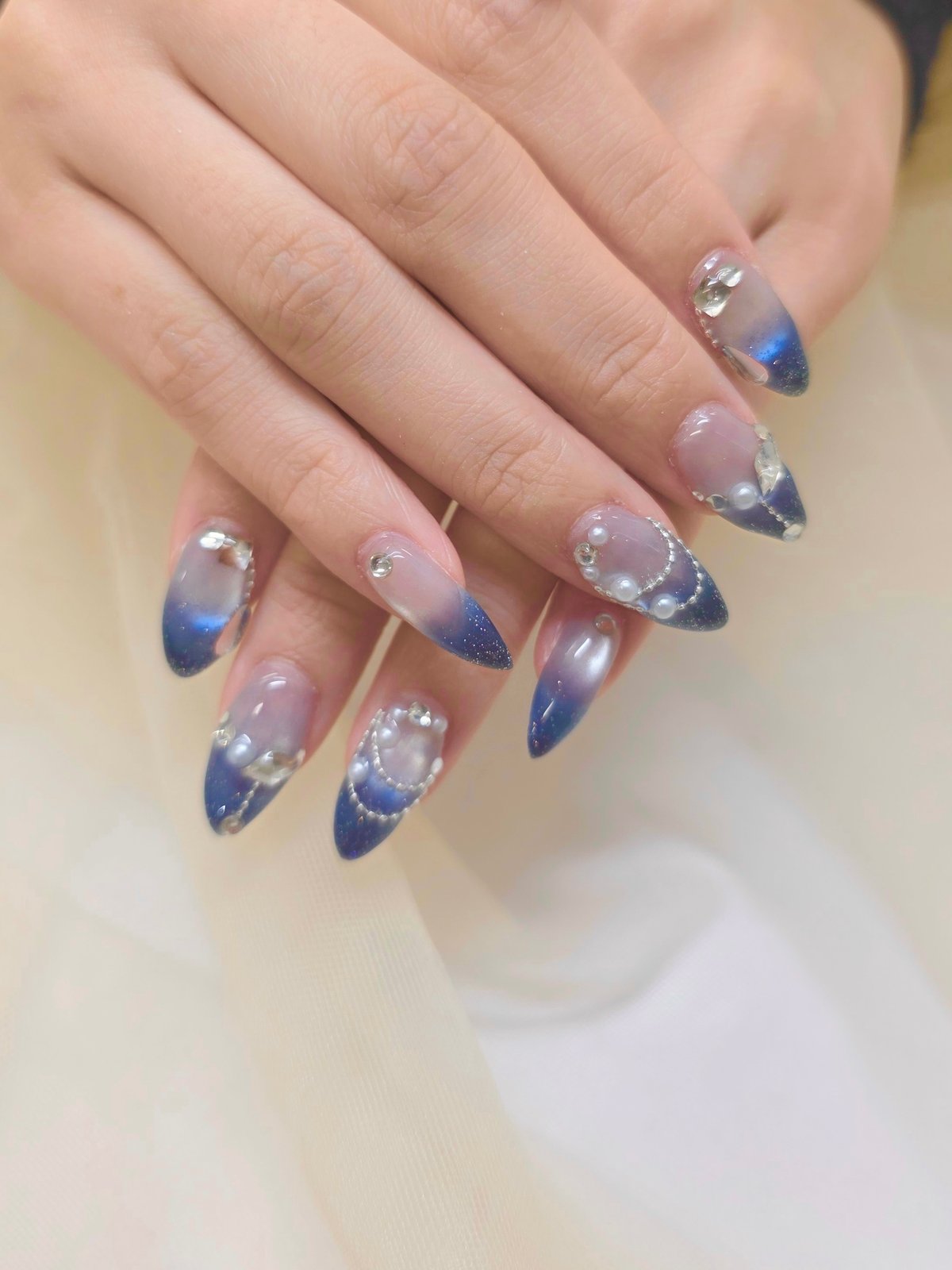 NICENAILのお客様施術 ピンク×ネイビーのグラデーションラメ