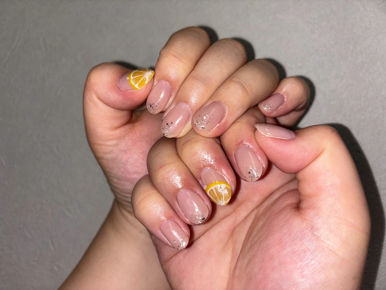 NICENAILのお客様施術 クリアピンクのゴールドアクセント