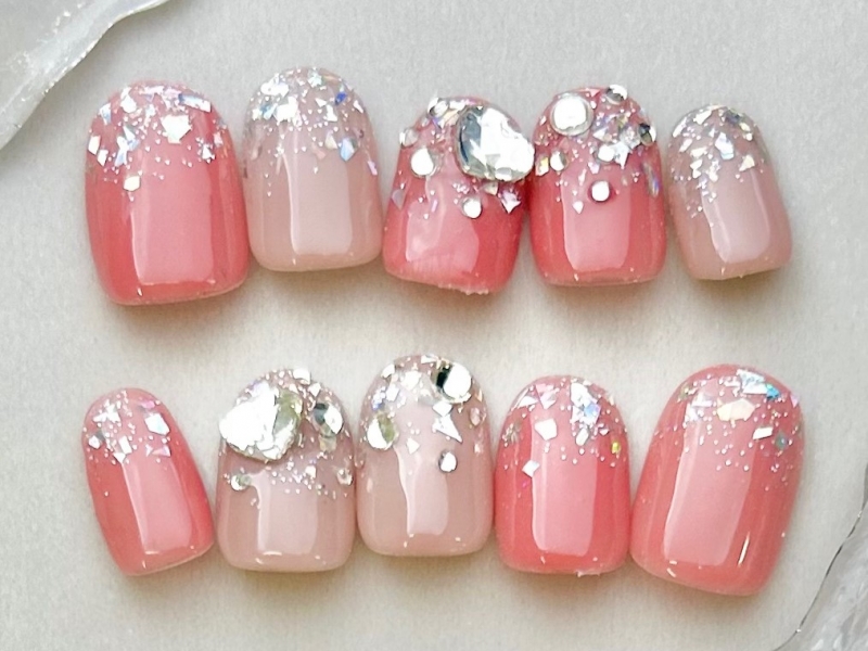 キラキラ×ハートストーンネイル