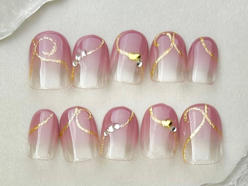 ラインアート×グラデーションネイル